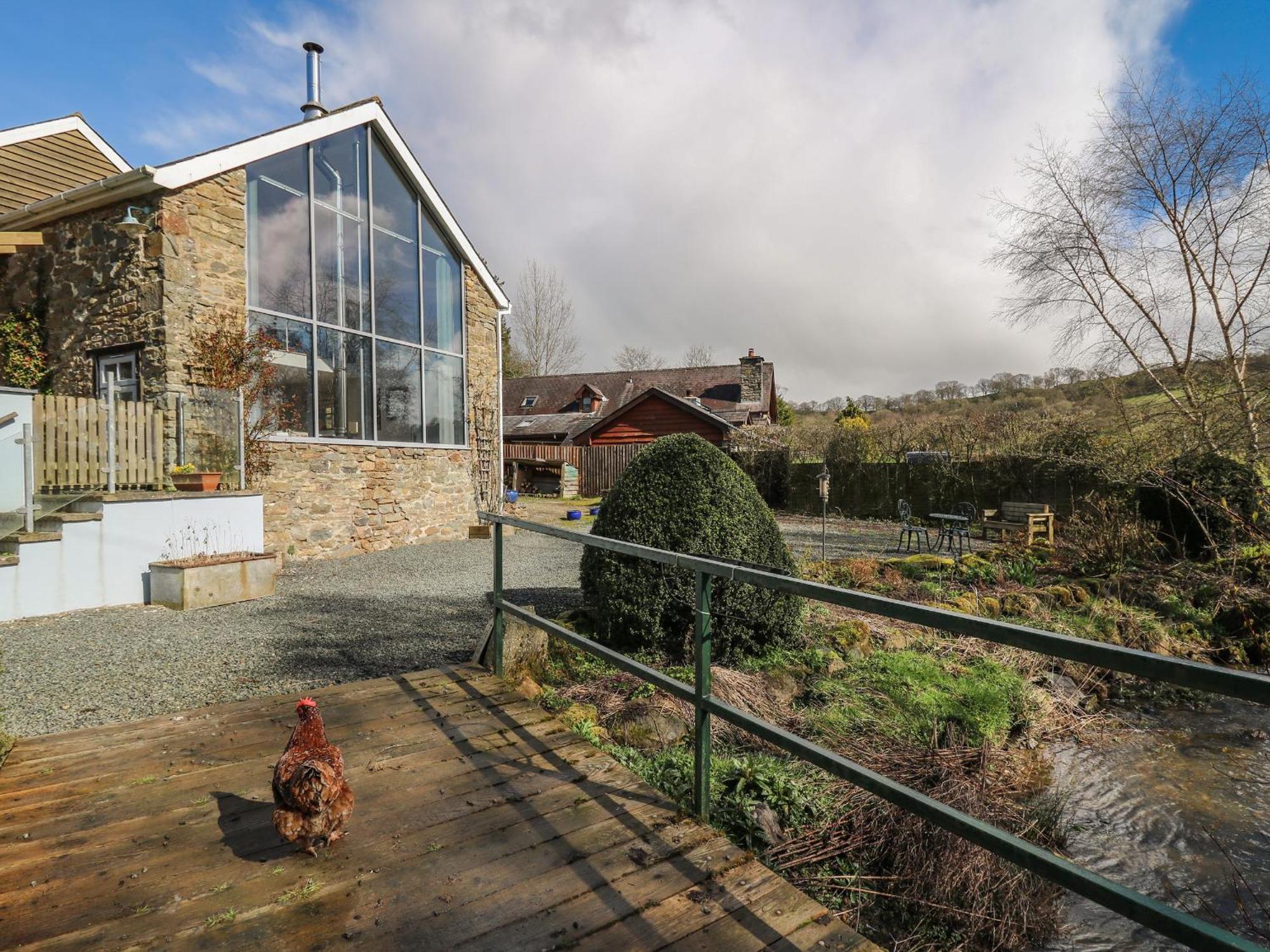 Bettws DisserthThe Barn At Glanoer别墅 外观 照片