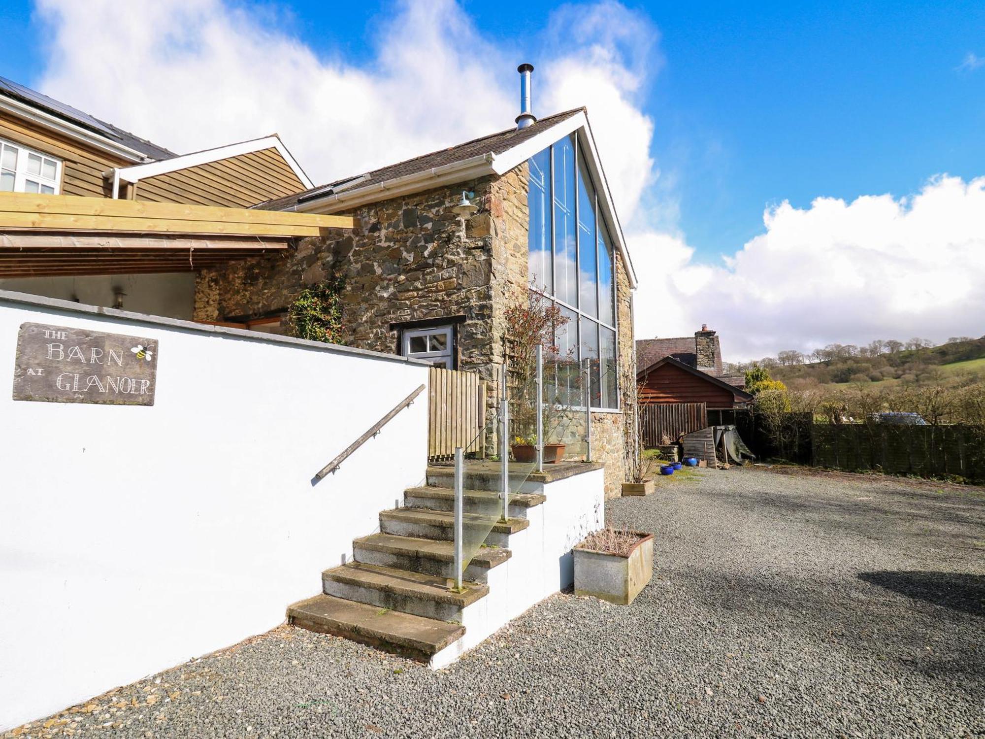 Bettws DisserthThe Barn At Glanoer别墅 外观 照片